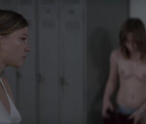 Nude Anais Demoustier, Agathe Schlenker, Anna Sigalevitch, Lea Seydoux - Belle epine (2010)