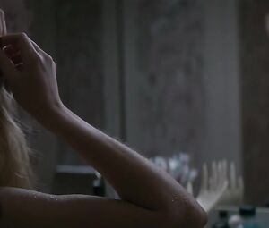 Nude Anais Demoustier, Agathe Schlenker, Anna Sigalevitch, Lea Seydoux - Belle epine (2010)