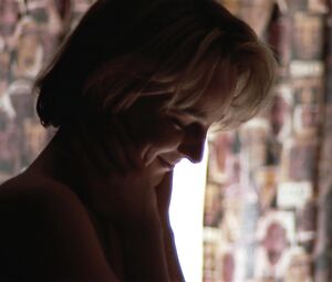 Nude Helen Hunt - The Waterdance (1992)