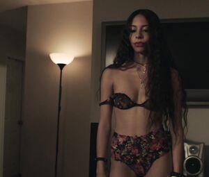 Nude Stephanie Bueno - Get Shorty s03e02 (2019)