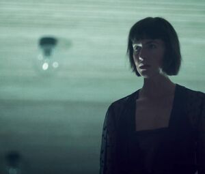 Nude Kim Riedle - Skylines s01e06 (2019)