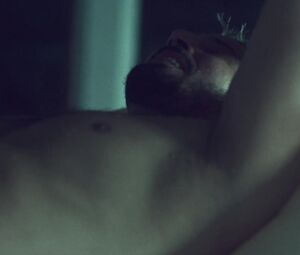 Nude Kim Riedle - Skylines s01e06 (2019)