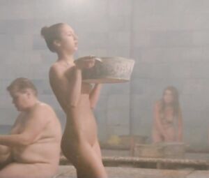 Nude Elena Netesina , Nadezhda Tolubeeva - Peremirie (2010)