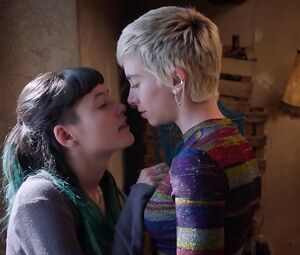 Nude Mireia Oriol, Claudia Riera - Les de l'hoquei s01e04e07e09 (2019)