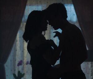 Nude Lili Reinhart – Riverdale s01e13 (2017)
