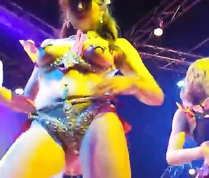 Naked On Stage Video Japanese Girls Sezy Dance Show on the Stage