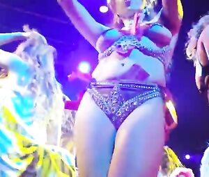 Naked On Stage Video Japanese Girls Sezy Dance Show on the Stage