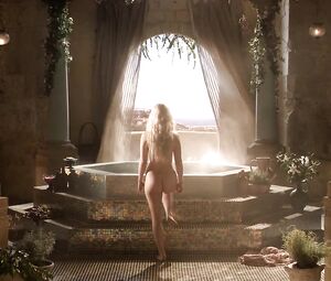Naked Emilia Clarke: Game of Thrones (Nude-Sex-Hot Scenes)