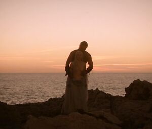 Naked Emilia Clarke: Game of Thrones (Nude-Sex-Hot Scenes)