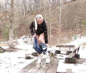 Naked on Stage Naomi – Heavy Desperation and Piss Performance 2