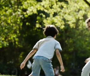 Nude Almila Bagriacik - Nur eine Frau (2019)