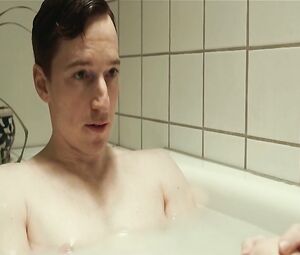 Nude Ane Helene Hovby - Tosomhed (2019)