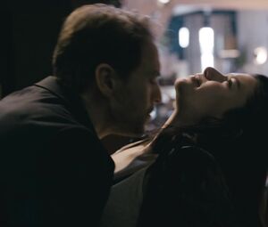 Nude Beren Saat - The Gift s01e01 (2019)