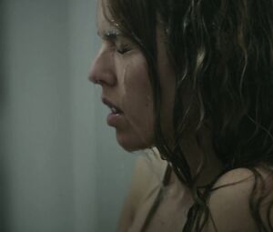 Nude Elodie Fontan hot video - Prise au piege s01e01-06 (2019)