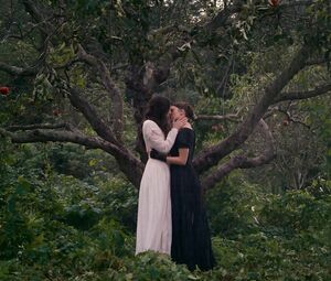 Nude Hailee Steinfeld, Ella Hunt, Gus Birney - Dickinson s01e01-03