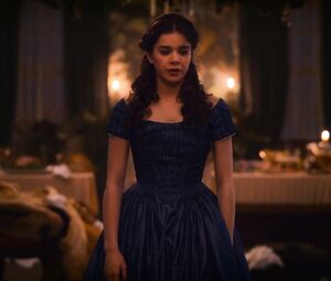 Nude Hailee Steinfeld, Ella Hunt, Gus Birney - Dickinson s01e01-03