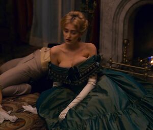 Nude Hailee Steinfeld, Ella Hunt, Gus Birney - Dickinson s01e01-03