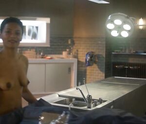 Nude Helene de Fougerolles, Phylipa Phoenix - Balthazar s02e02 (2019)