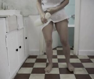 Nude Julie Lefevre - Koyti (2013)