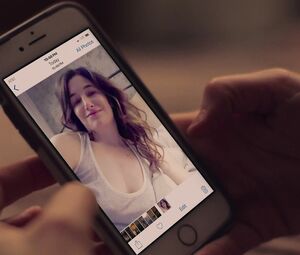 Nude Kathryn Hahn, Jasmine Cephas Jones โ Mrs. Fletcher s01e06 (2019)