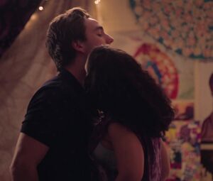 Nude Kathryn Hahn, Jasmine Cephas Jones โ Mrs. Fletcher s01e06 (2019)