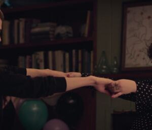 Nude Kathryn Hahn, Katie Kershaw – Mrs. Fletcher s01e07 (2019)