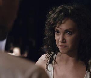 Nude Melisa Senolsun - The Gift s01e04 (2019)