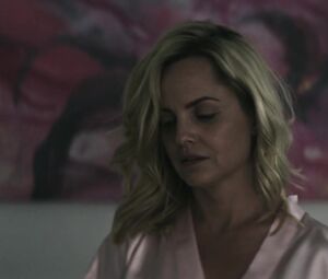 Nude Mena Suvari - The Murder of Nicole Brown Simpson (2019)