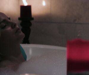 Nude Mena Suvari - The Murder of Nicole Brown Simpson (2019)