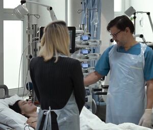 Nude Valerie Pachner, Mavie Horbiger, Pia Hierzegger - Der Boden unter den Fssen (2019)