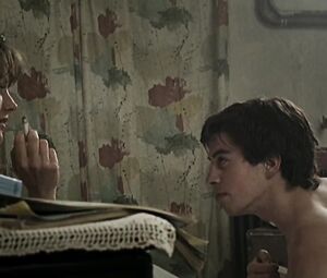 Nackte Lavinia Wilson - Mutig in die neuen Zeiten - Nur keine Wellen (2006)