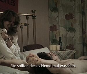 Nackte Lavinia Wilson - Mutig in die neuen Zeiten - Nur keine Wellen (2006)