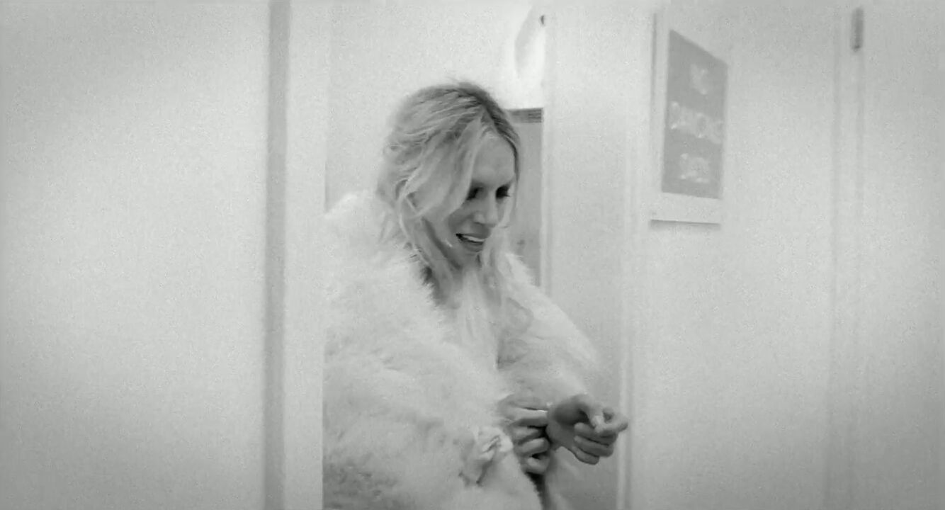 Nackte Lotta Doll, Lena Ropert - Ketten der Liebe (2013) Video » Best Sexy  Scene » HeroEro Tube