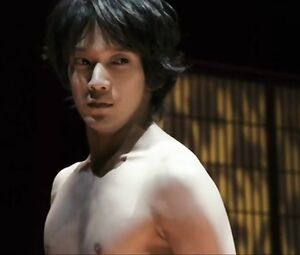 Naked on Stage - Japanese girl squirt in a rope (Nude BDSM performance)