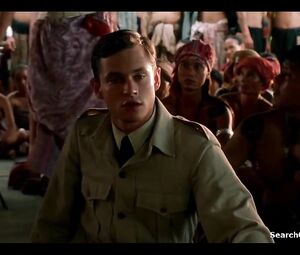 Alien risks life to sneak into teen Jessica Alba's snatch