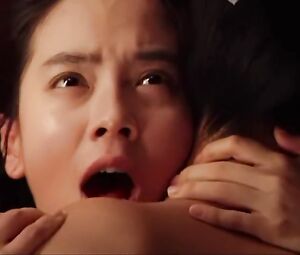 송지효 Ji-hyo Song nude expose skinny body and gets nailed by emperor in Korean film