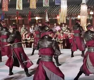 송지효 Ji-hyo Song nude expose skinny body and gets nailed by emperor in Korean film