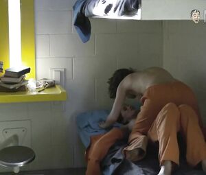 Chick is new in prison so experienced inmate hits on her and tempts into sex