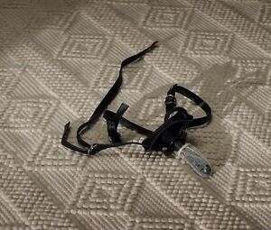 Skinny actress Melissa Barrera fails to cum because fucker leaves her alone