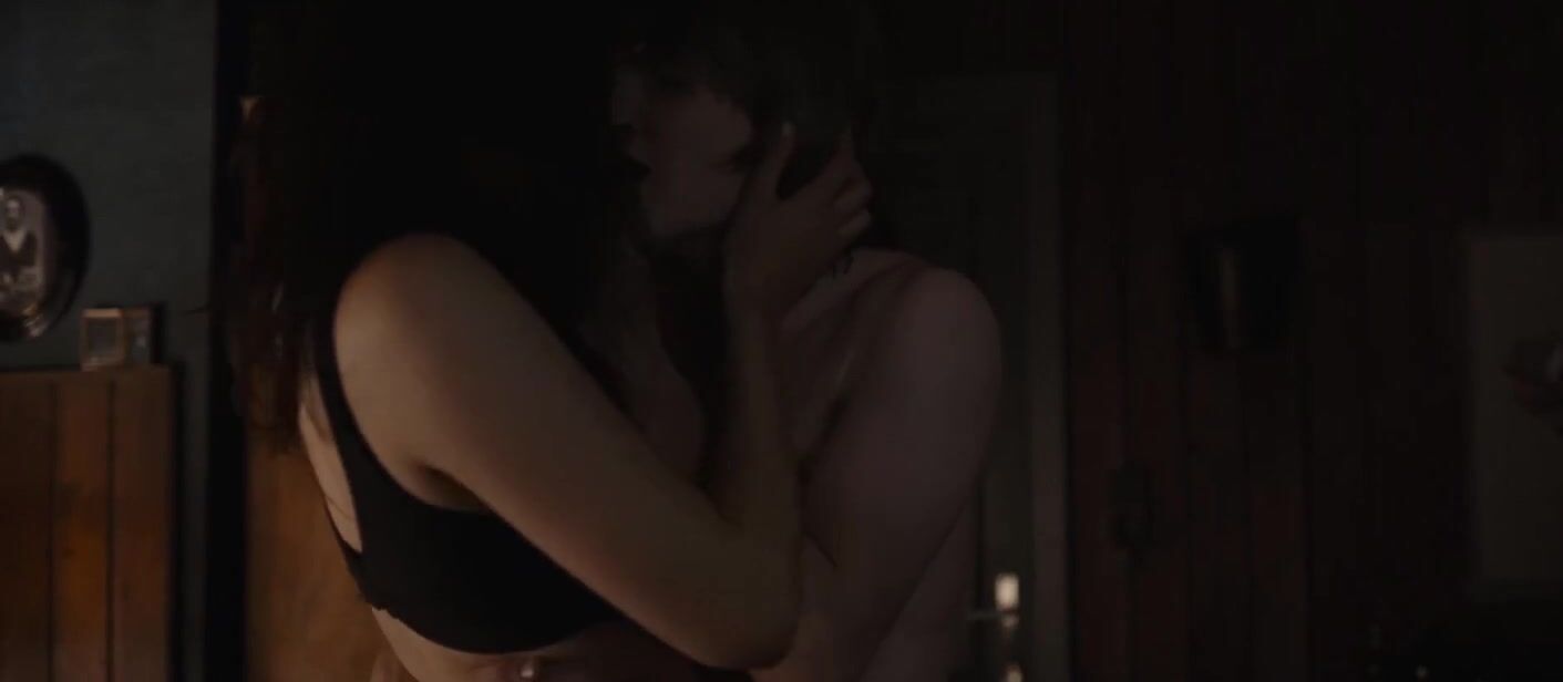 Louis Hofmann kisses and penetrates Lisa Vicari in erotic excerpts from  Dark Video » Best Sexy Scene » HeroEro Tube