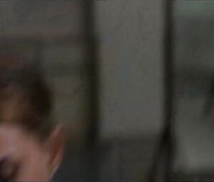 Horny Jewish MILF Natalie Portman kisses choreographer and masturbates in Black Swan