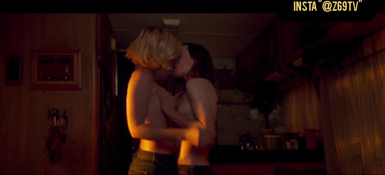 Kate Mara Lesbian Porn - Kate Mara nude and Ellen Page are lesbians fooling around in drama movie sex  excerpt Video Â» Best Sexy Scene Â» HeroEro Tube