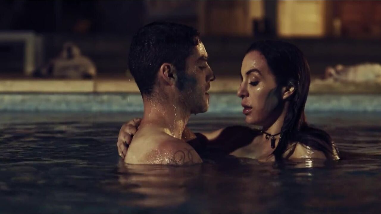 Tell me you love me sex in pool scene