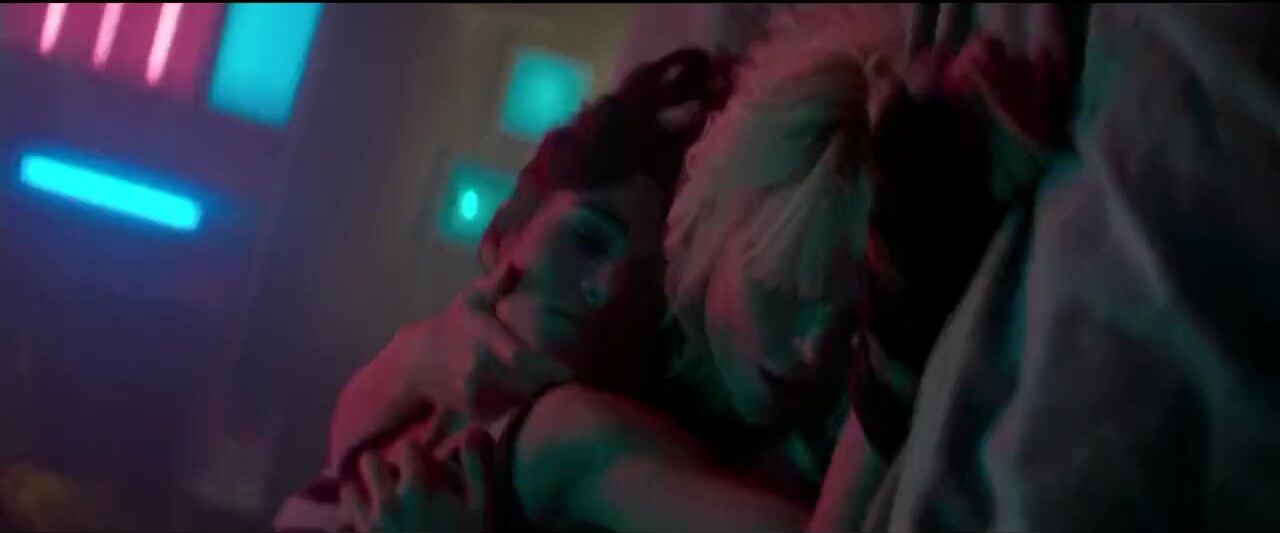 Sofia Boutella and Charlize Theron in lesbian sex
