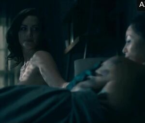 Twosome lesbian sex scene of Asian Levy Tran and Kate Siegel in The Haunting of Hill House