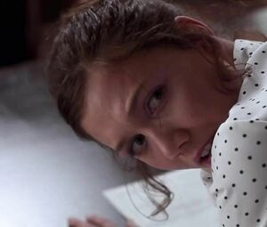 TV show Secretary sex scenes of Maggie Gyllenhaal being spanked and masturbating