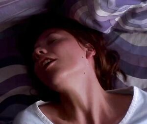 TV show Secretary sex scenes of Maggie Gyllenhaal being spanked and masturbating