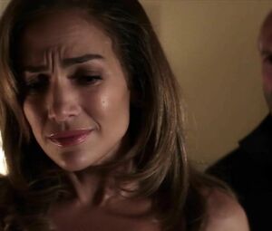 Latina MILF Jennifer Lopez strips down to lingerie in sex episode from Parker (2013)
