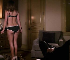 Latina MILF Jennifer Lopez strips down to lingerie in sex episode from Parker (2013)