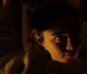 Man misuses power to fuck the girl he loves to see how she cums in Outlaw King (2018)